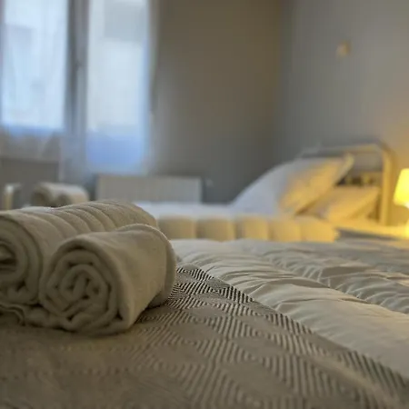 Parola * קומיאס