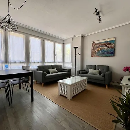 Parola Lejlighed Comillas