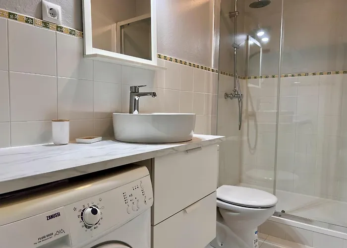 Parola * קומיאס